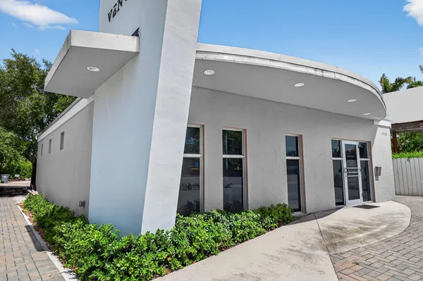 $1,150,000 | 3705 North Federal Highway, Delray Beach, FL 33483