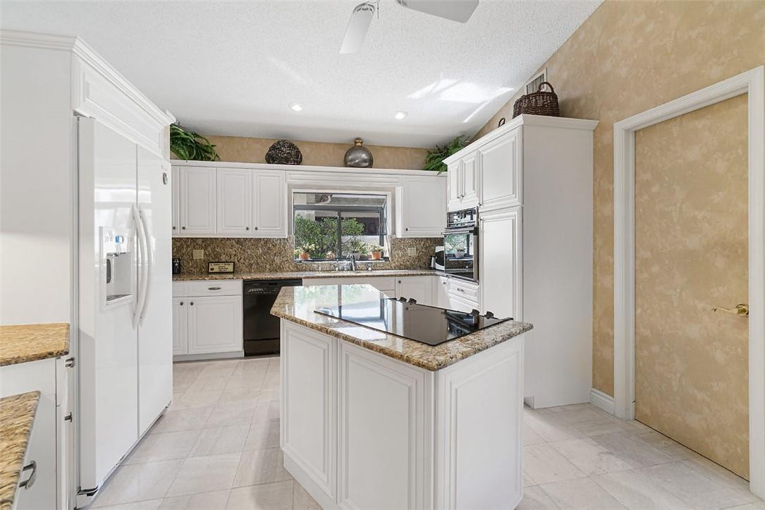 22595 Esplanada Circle Boca Raton, FL 33433 - Photo 12 of 35 Photo 12