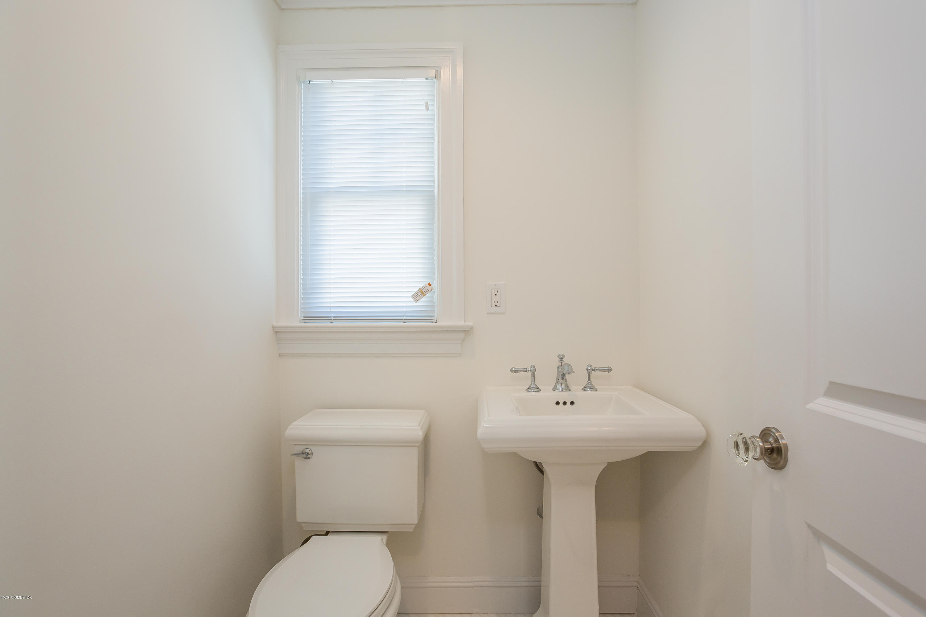 41 Terrace Avenue Riverside, CT 06878 - Photo 15 of 29 powder room
