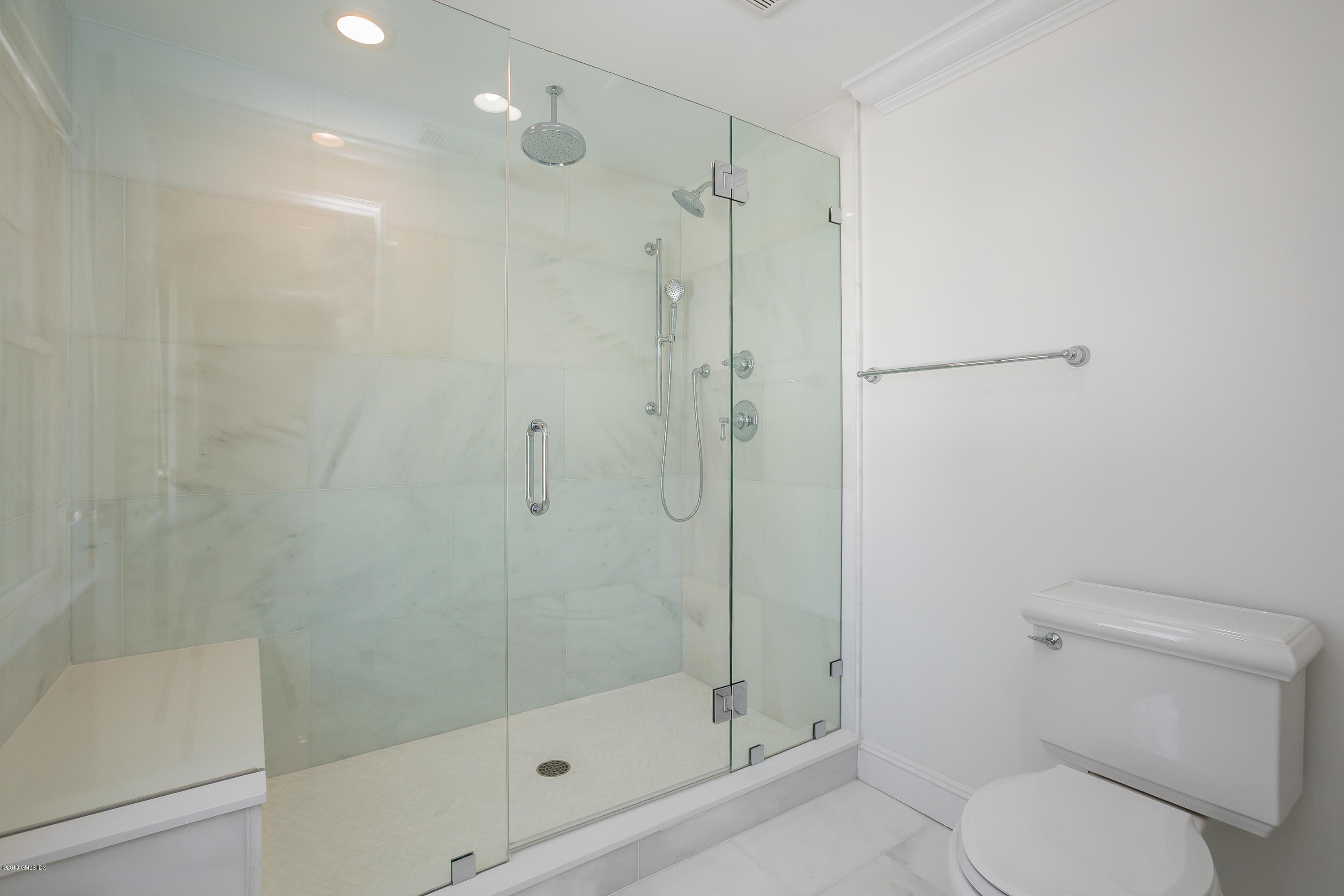 41 Terrace Avenue Riverside, CT 06878 - Photo 19 of 29 master bathroom