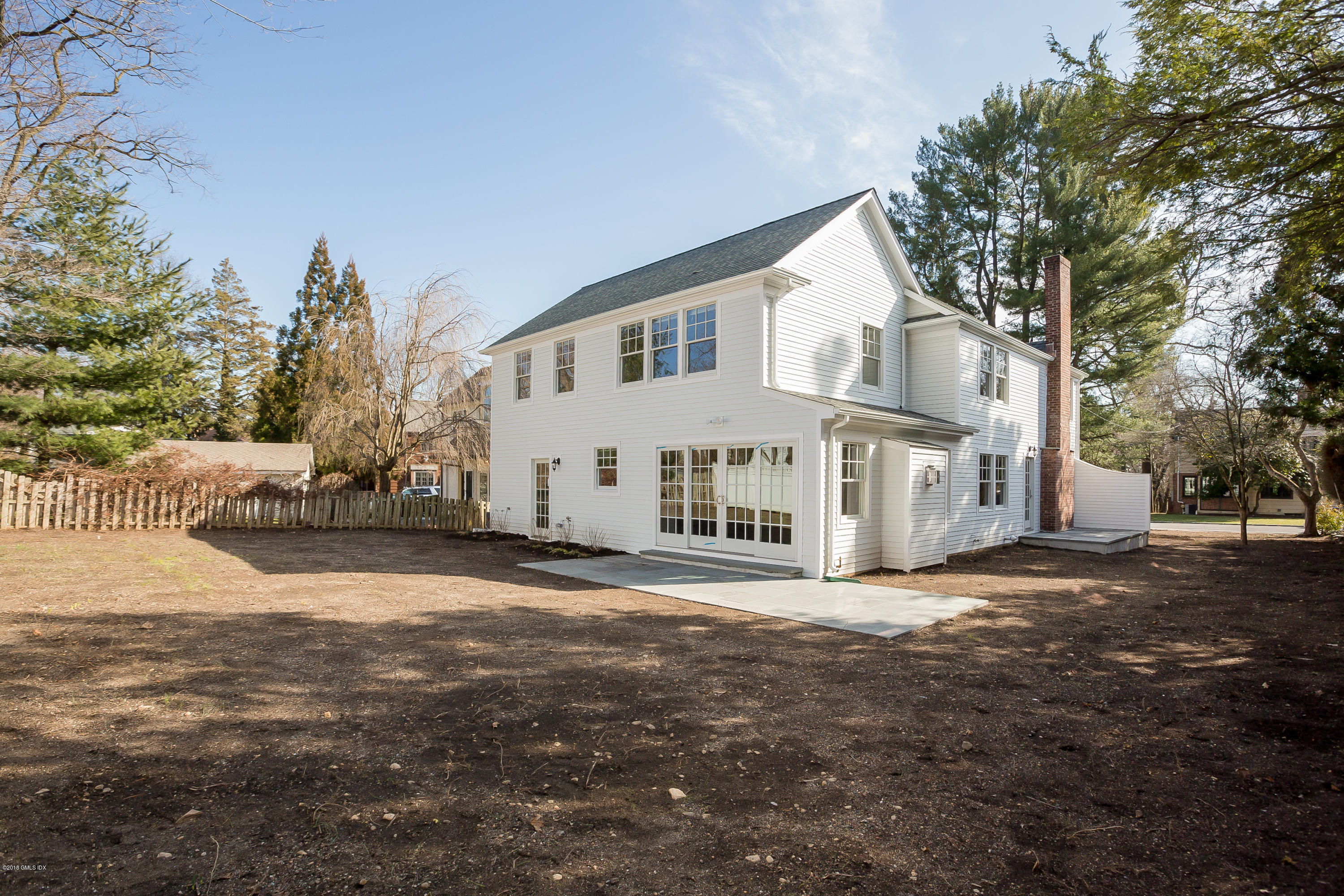 41 Terrace Avenue Riverside, CT 06878 - Photo 2 of 29 Level outside back