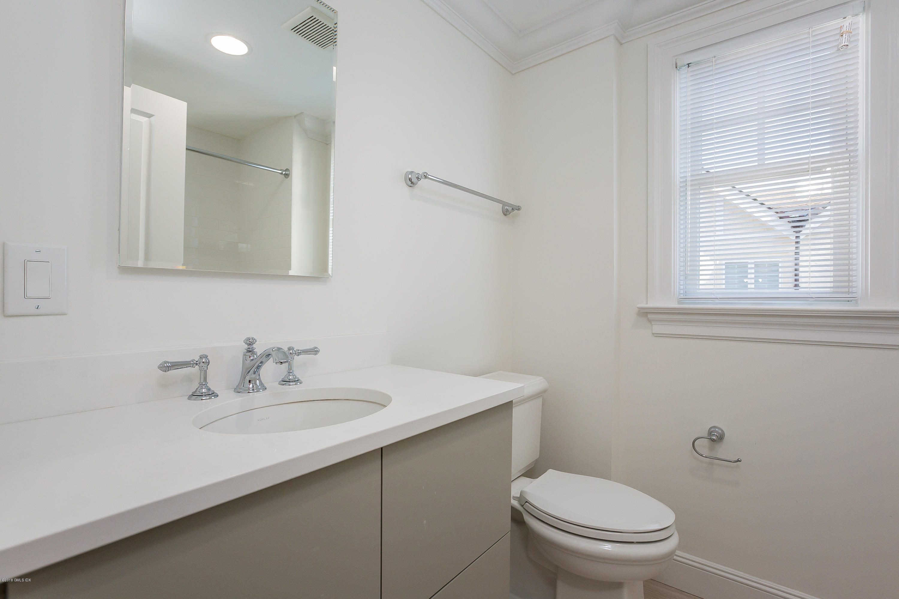 41 Terrace Avenue Riverside, CT 06878 - Photo 25 of 29 family bathroom