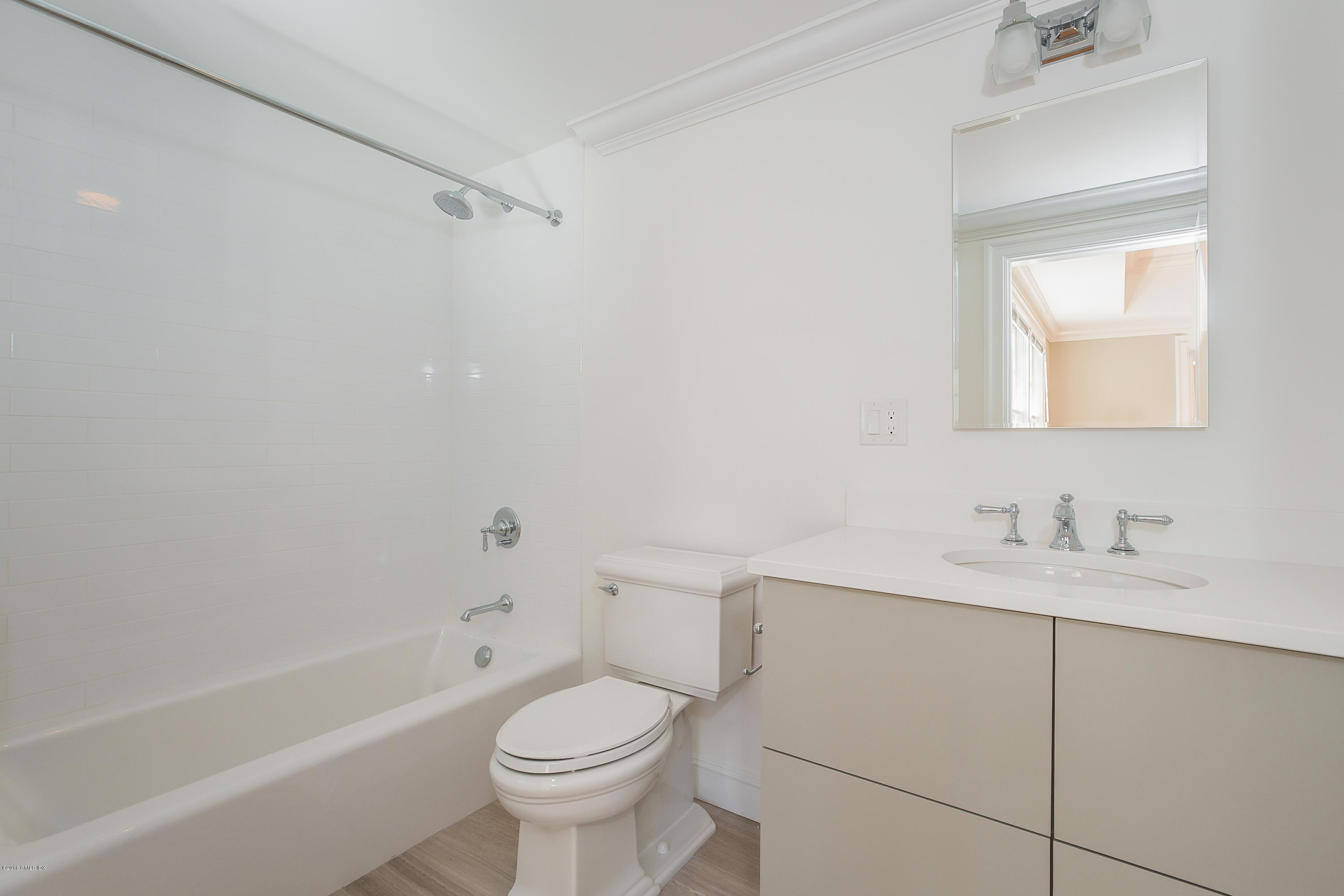 41 Terrace Avenue Riverside, CT 06878 - Photo 26 of 29 family bath cont.