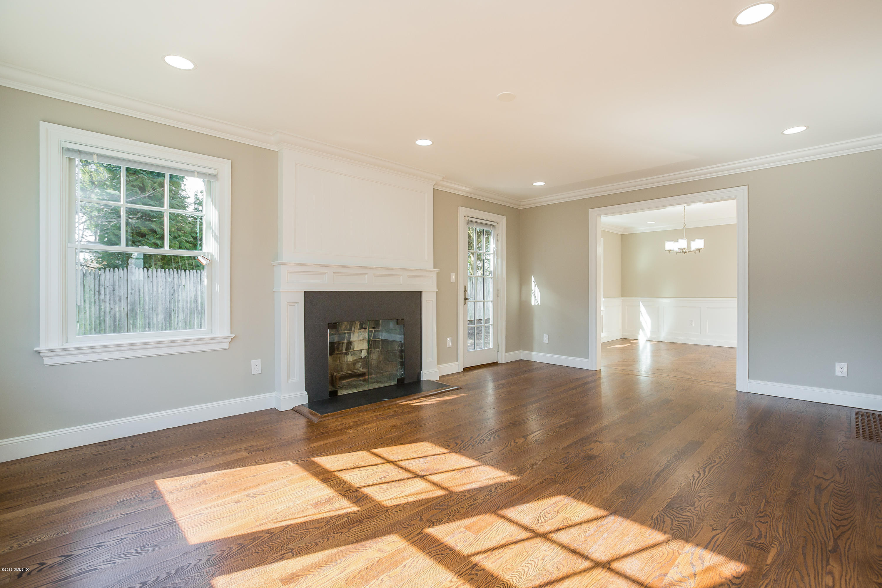 41 Terrace Avenue Riverside, CT 06878 - Photo 4 of 29 living room