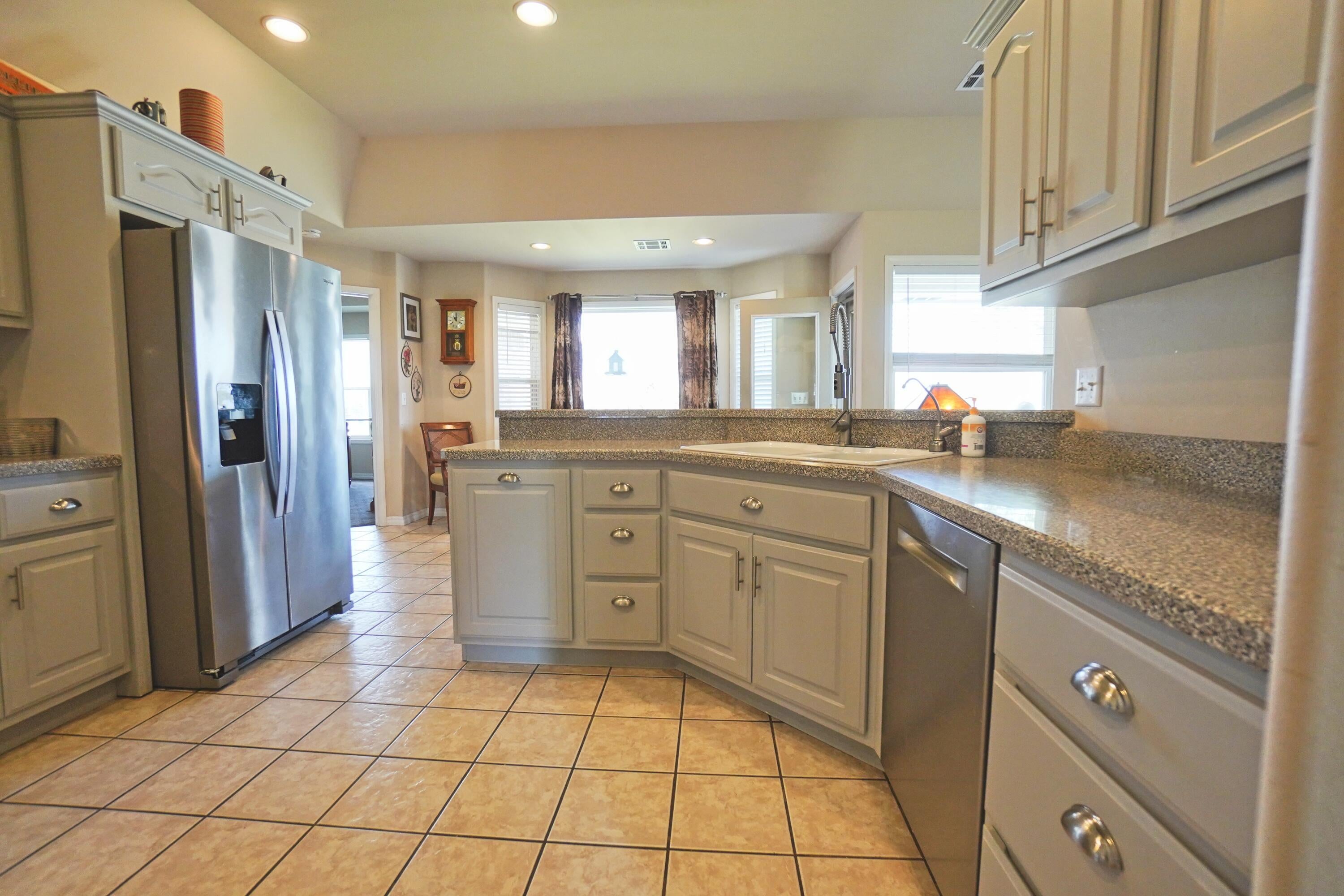 513 Quail Run Road Grove, OK 74344 - Photo 18 of 33 Kitchen