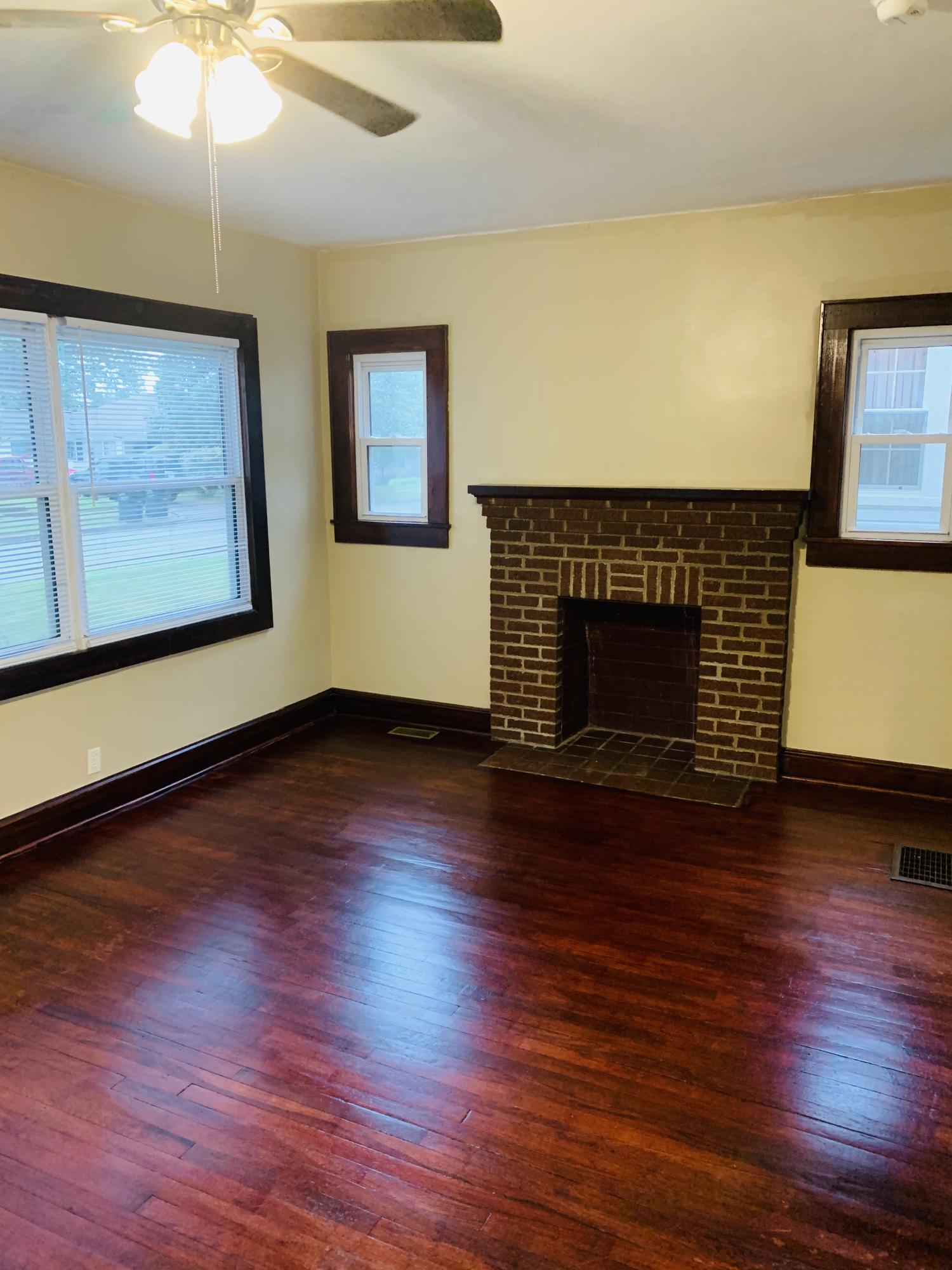 2720 Linden Road Kingsport, TN 37664 - Photo 2 of 29 D48CFC39-507B-4DDE-850D-C8E92AE94012
