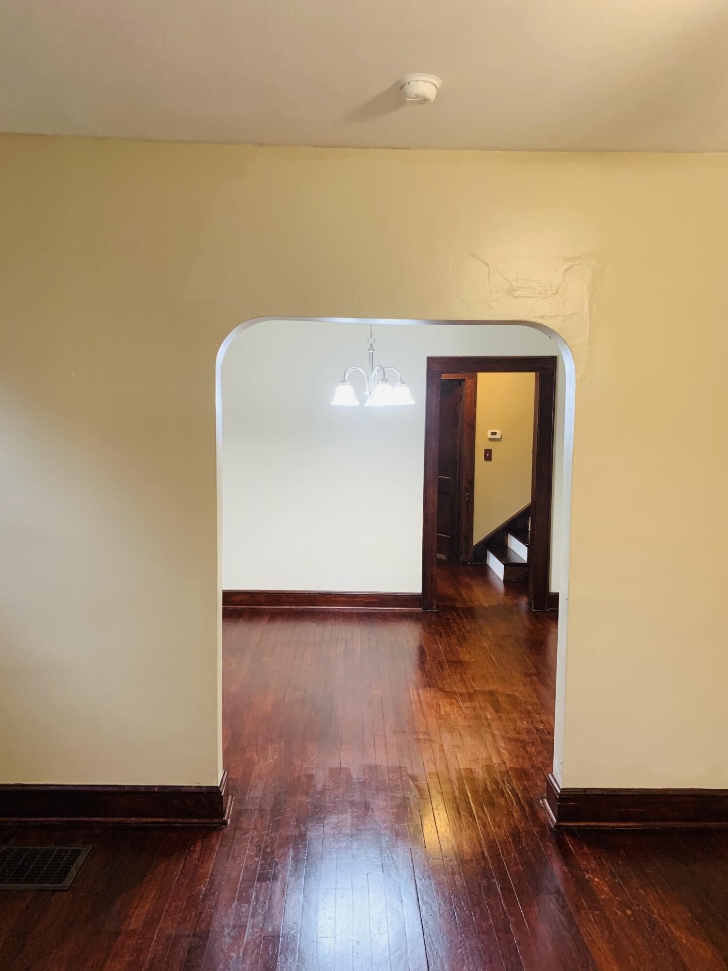 2720 Linden Road Kingsport, TN 37664 - Photo 3 of 29 4612D35B-2C76-427E-B108-25A0177CE66F