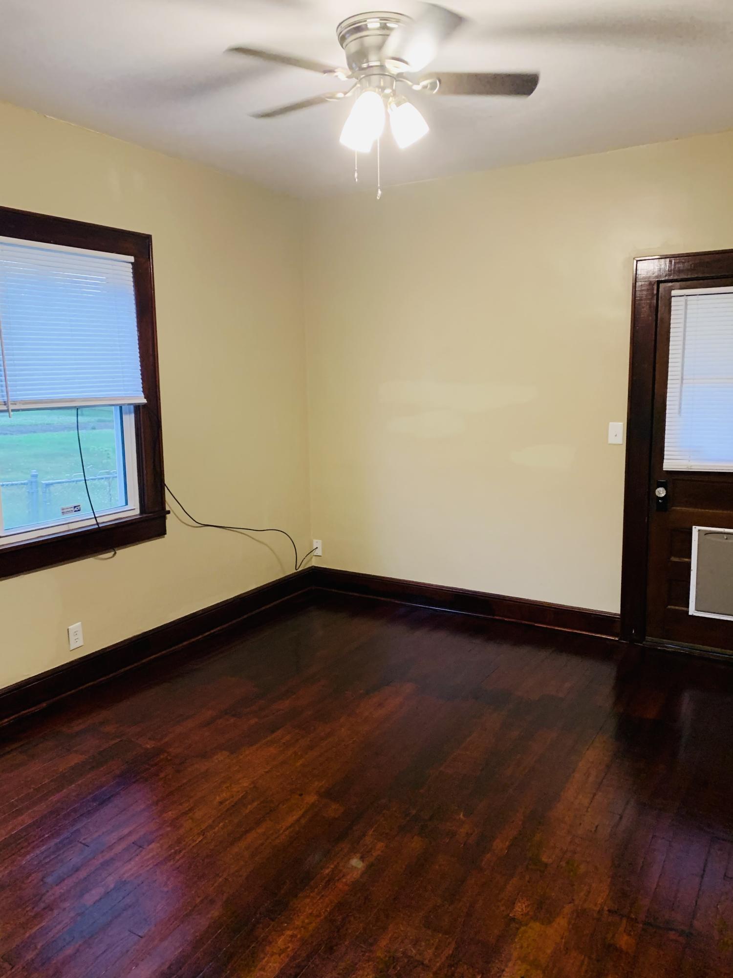 2720 Linden Road Kingsport, TN 37664 - Photo 6 of 29 E79B57CD-32C1-4B8D-905D-AFE4ED0E5E59