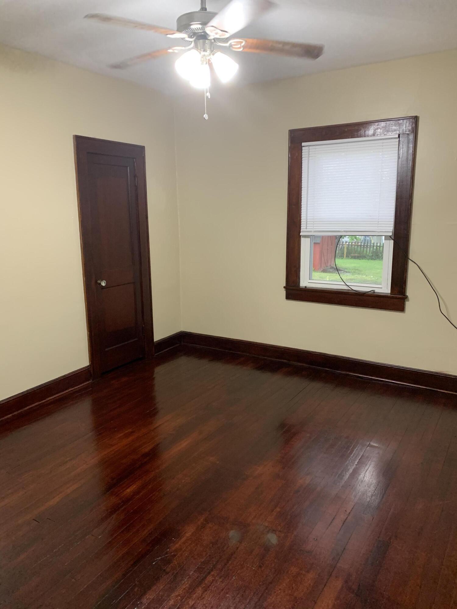 2720 Linden Road Kingsport, TN 37664 - Photo 9 of 29 B35F5288-61DB-4D4E-9278-4E306A71CEA0