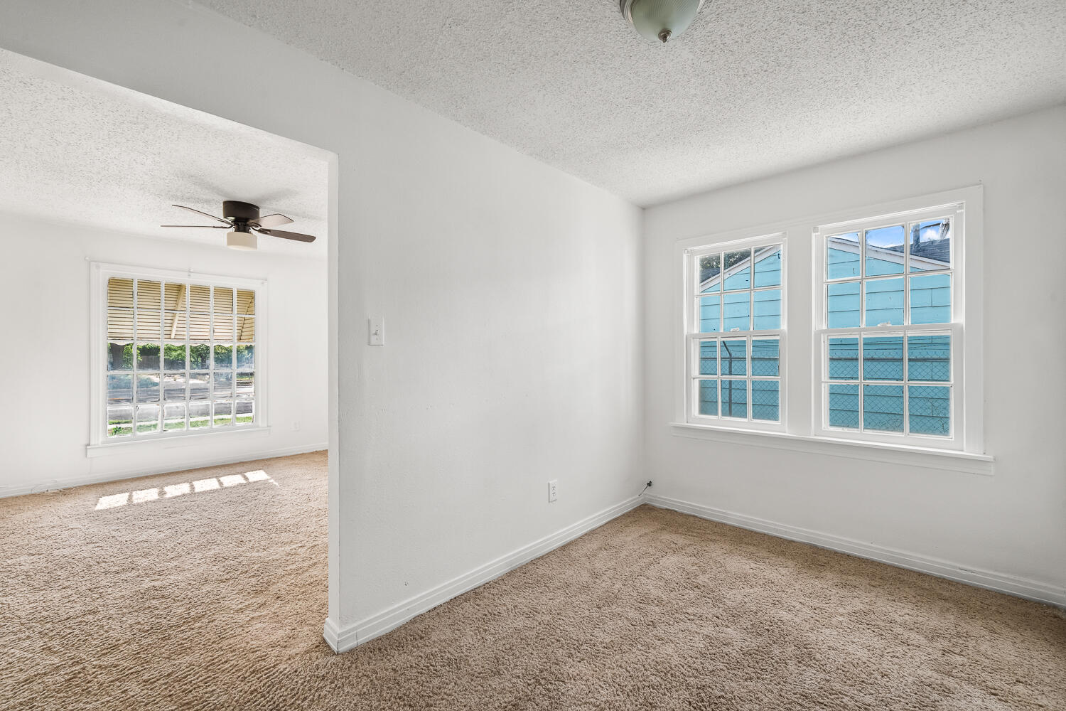 111 Avenue U Lubbock, TX 79415 - Photo 10 of 17 an empty room with a window