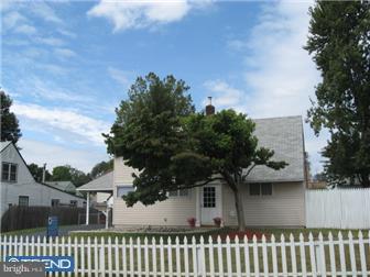 21 Inwood Road Levittown, PA 19057 - Photo 1 of 12 Exterior Front
