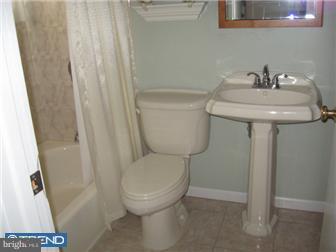 21 Inwood Road Levittown, PA 19057 - Photo 11 of 12 Bathroom
