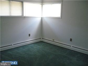 21 Inwood Road Levittown, PA 19057 - Photo 9 of 12 Bedroom