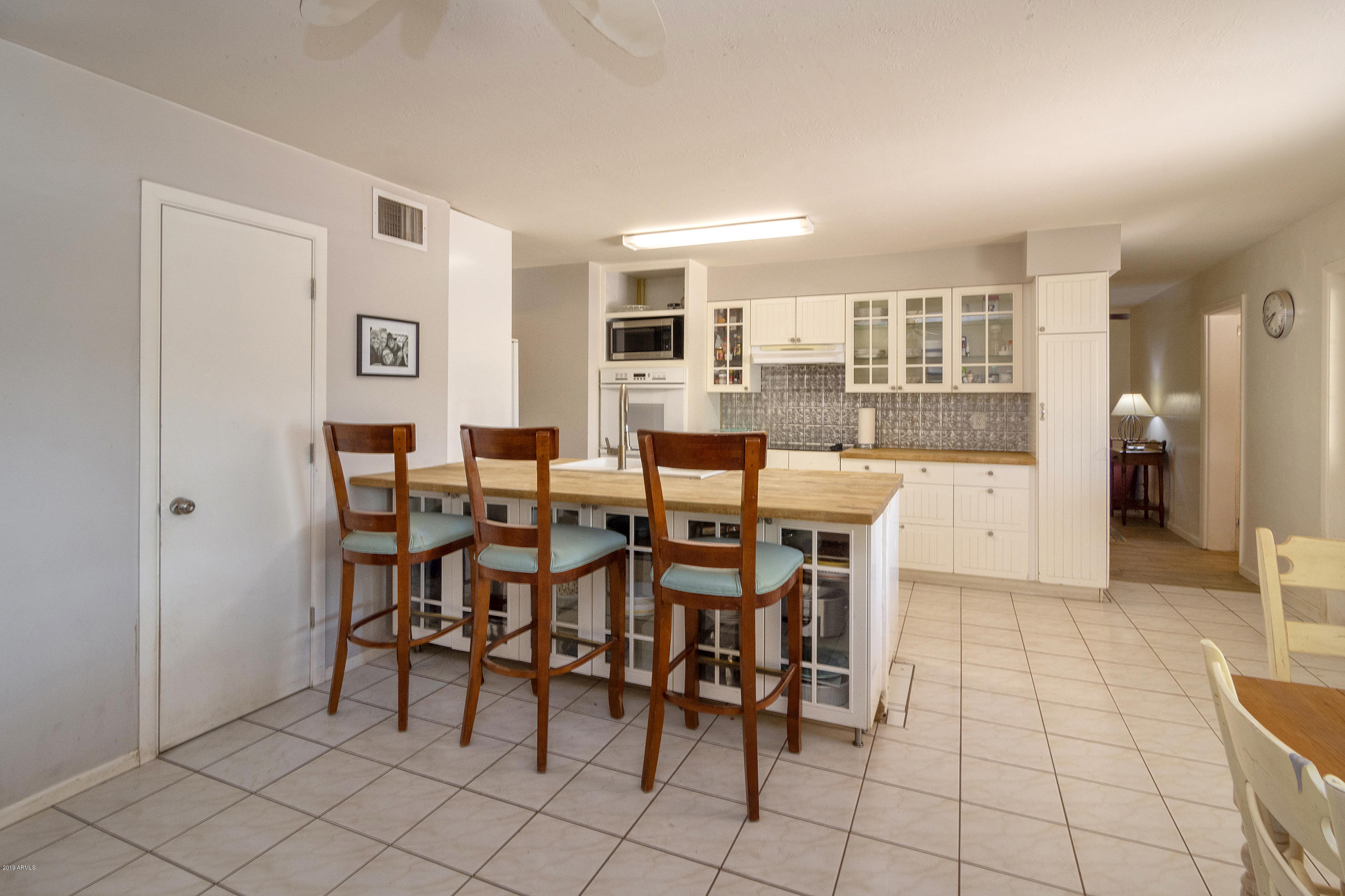 301 East Royal Palm Road Phoenix, AZ 85020 - Photo 6 of 19 Kitchen 5