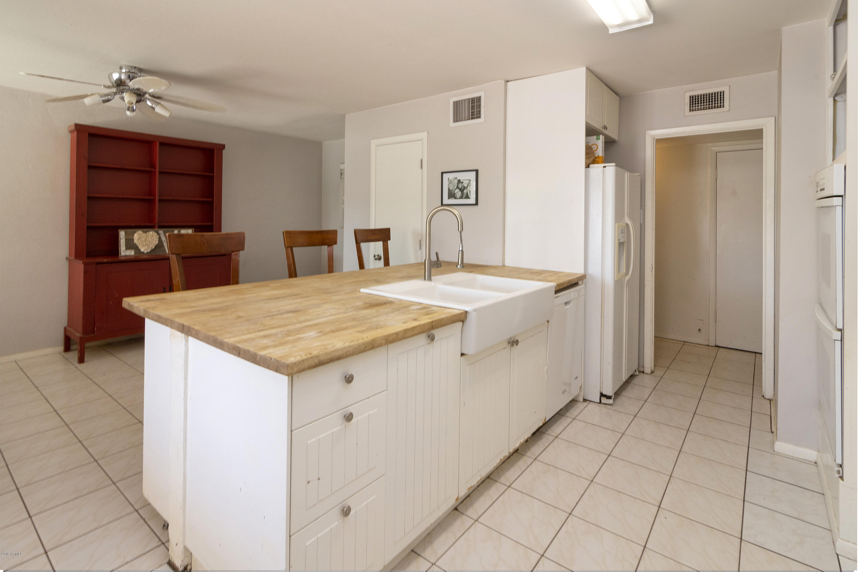 301 East Royal Palm Road Phoenix, AZ 85020 - Photo 7 of 19 Kitchen 2