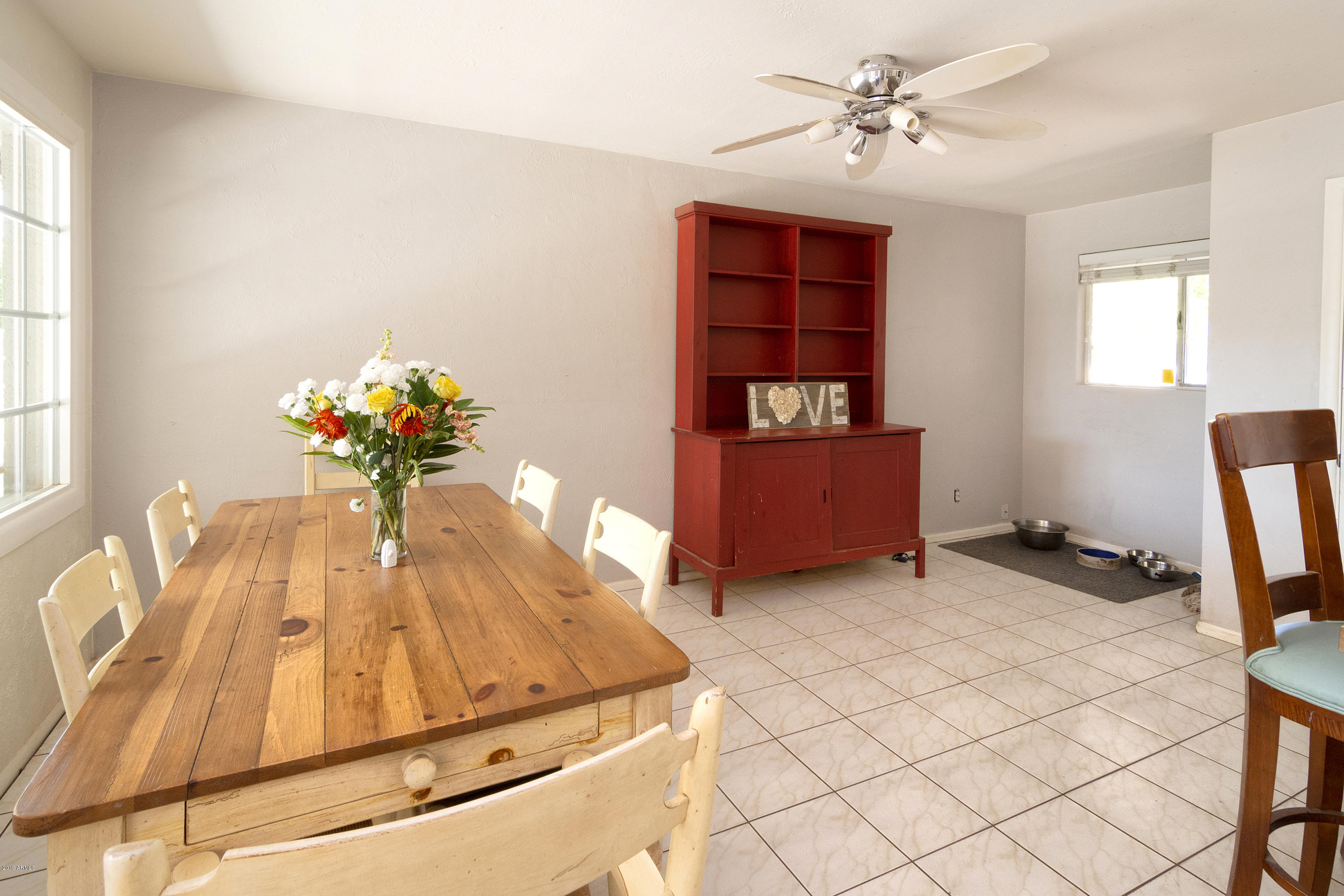 301 East Royal Palm Road Phoenix, AZ 85020 - Photo 8 of 19 Kitchen 4