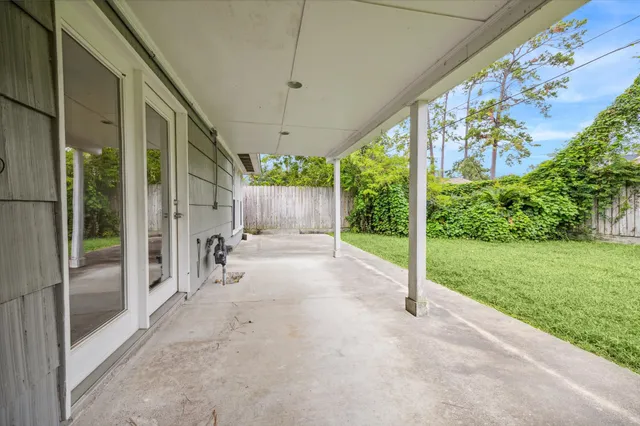 $3,000 | 2006 Du Barry Lane, Houston, TX 77018