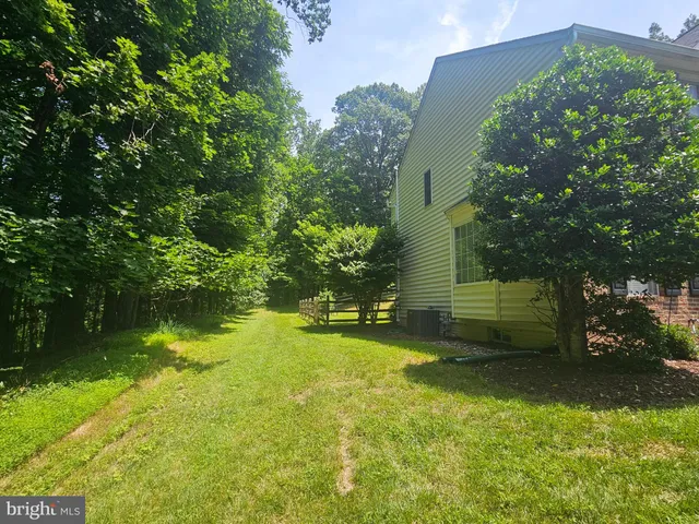 a view of an outdoor space and a yard