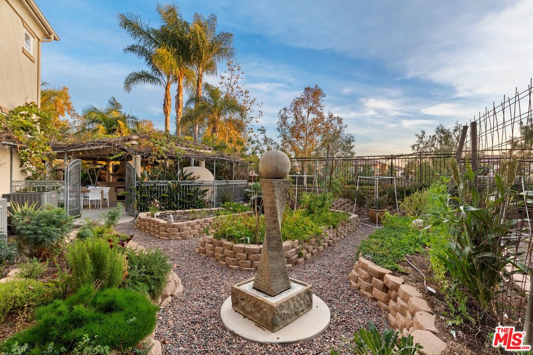 2 Arborwood Irvine, CA 92620 - Photo 20 of 26 a backyard of a house with lots of green space