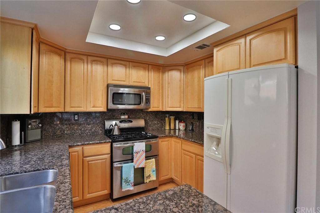6 Rue Monet Lake Forest, CA 92610 - Photo 4 of 24 Another view of the kitchen.