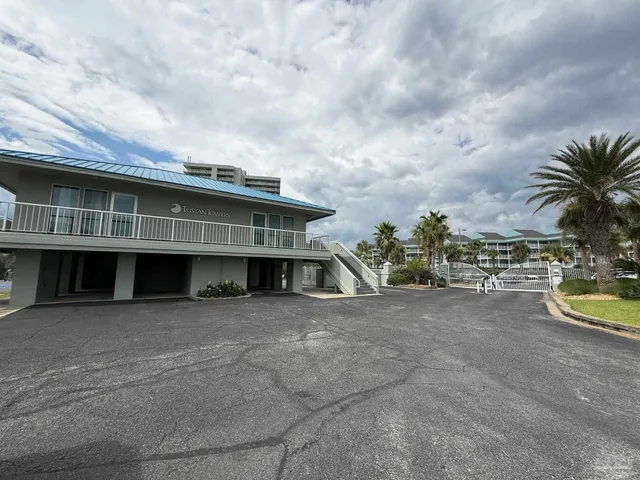 $2,600 | 1200 Fort Pickens Road, Unit 4C, Pensacola Beach, FL 32561