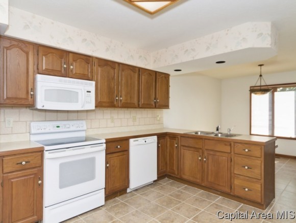 10 Holiday Road Springfield, IL 62702 - Photo 6 of 6