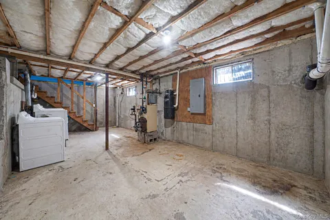 $350,000 | 169 Woodland Drive, Mastic Beach, NY 11951