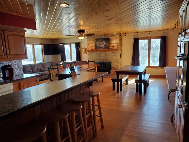 $530,000 | S1638 Highway 35, Alma, WI 54610