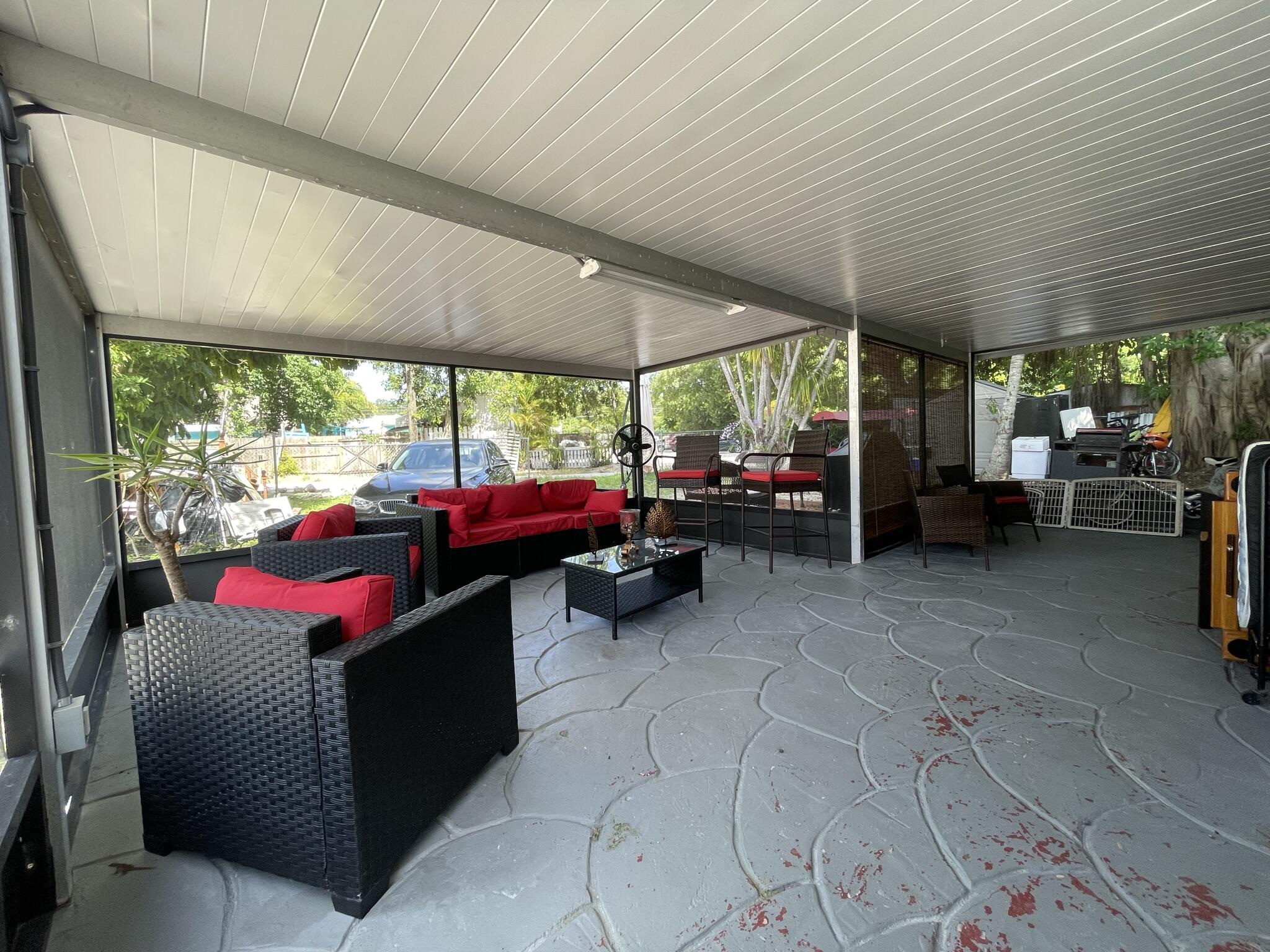 664 Colson Drive Key Largo, FL 33037 - Photo 28 of 36 a living room filled with furniture