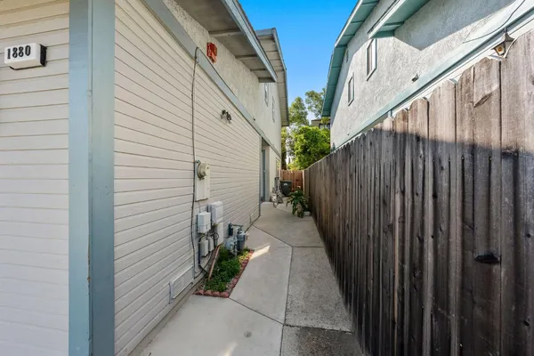 $650,000 | 1880 Premier Place, Concord, CA 94520