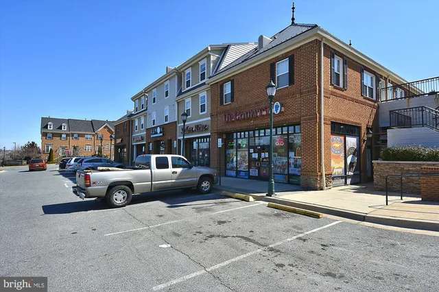 $929,000 | 11519 Elk Horn Drive, Clarksburg, MD 20871