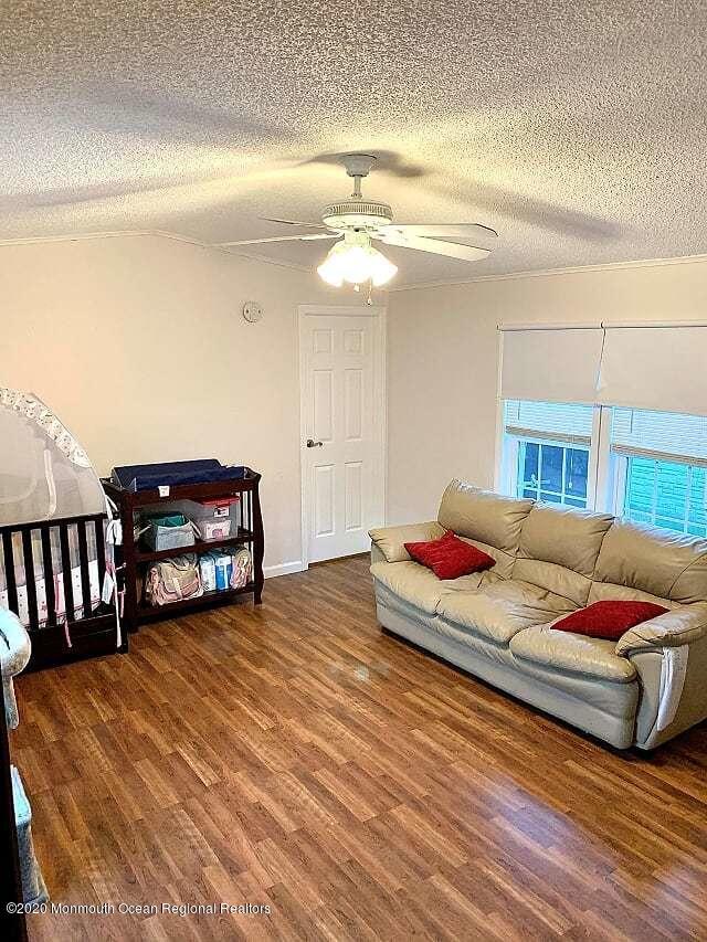 43 Ruffian Way Howell, NJ 07731 - Photo 7 of 24 IMG-0838
