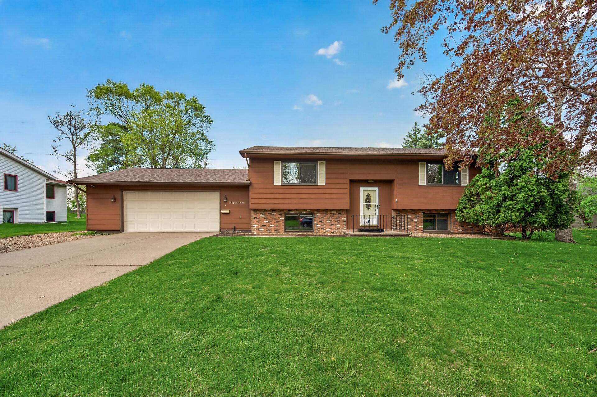 2505 Brenner Street Roseville, MN 55113 - Photo 1 of 39