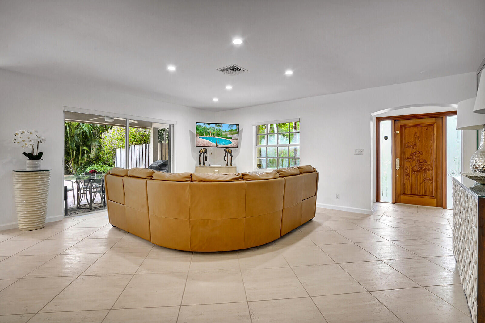 290 East Fern Drive Boca Raton, FL 33432 - Photo 7 of 51 Living Room