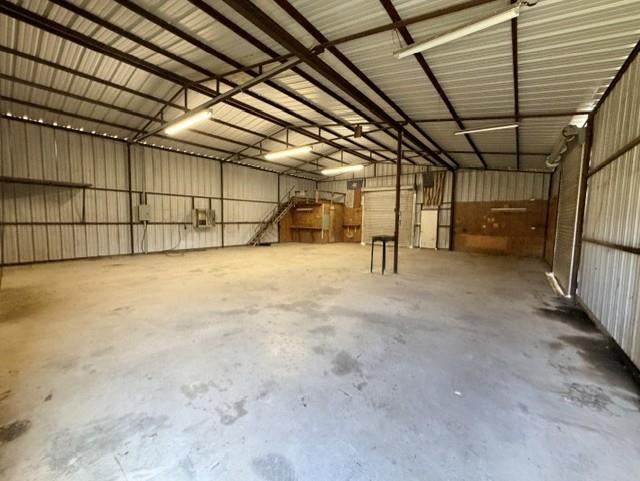 4316 Leona Road Bowie, TX 76230 - Photo 27 of 37 a view of parking garage