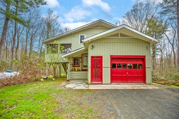 $460,000 | 23 Chipmunk Crossing, Tolland, MA 01034