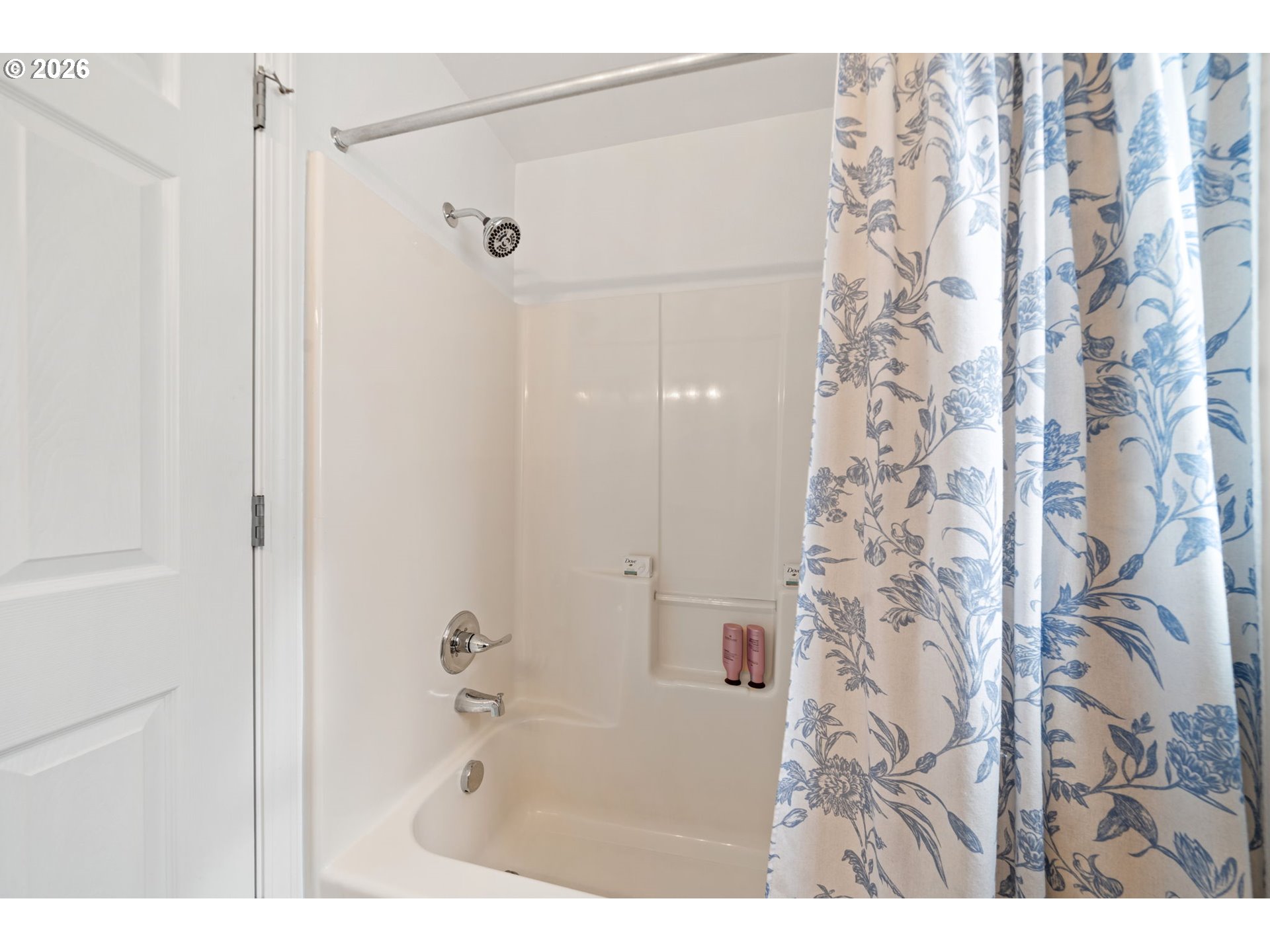 15902 Dreamcatcher Avenue Sandy, OR 97055 - Photo 25 of 32 a bathroom with a shower