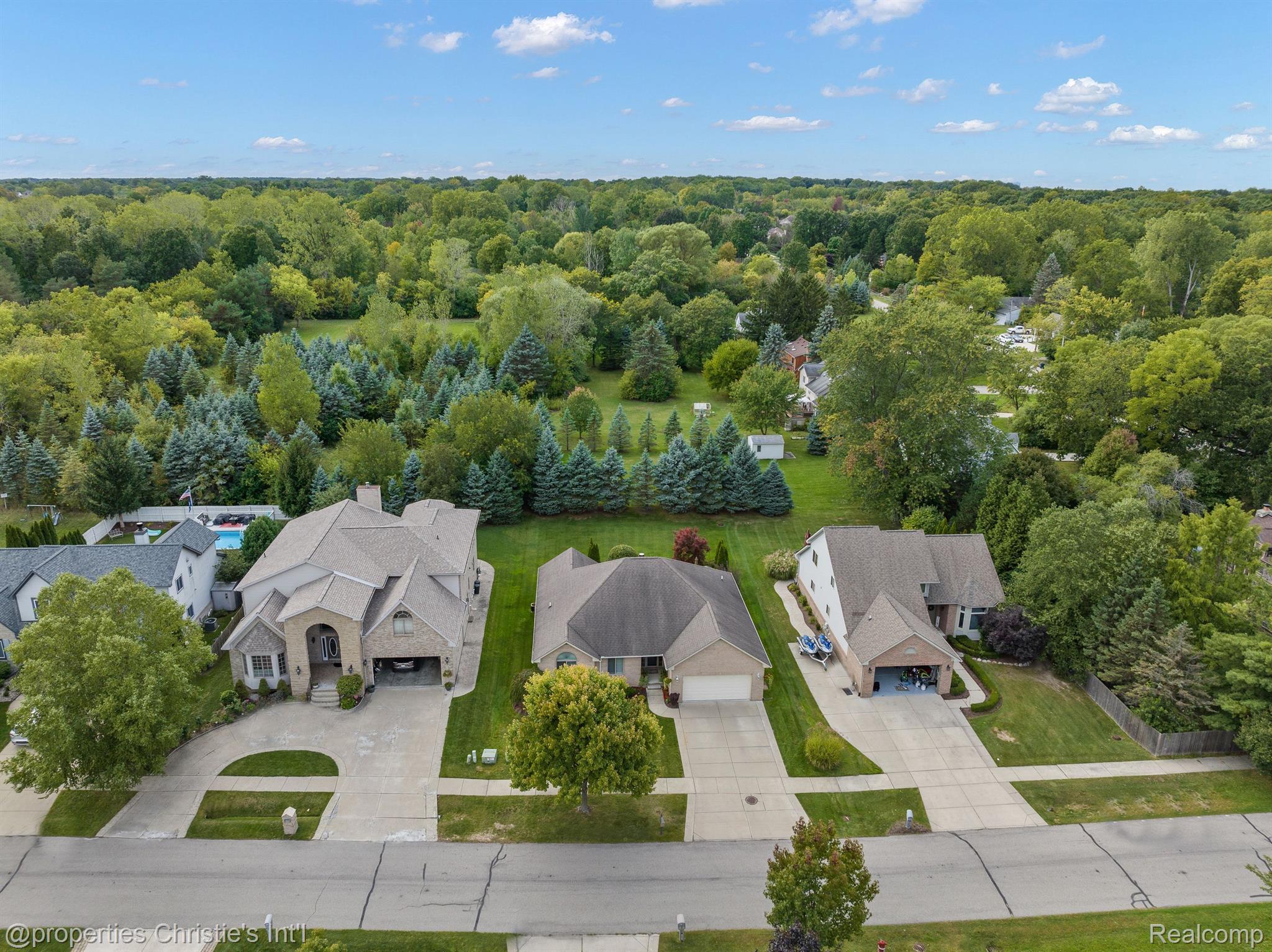 3654 McComb Drive Rochester, MI 48307 - Photo 7 of 49 Gallery Image 7