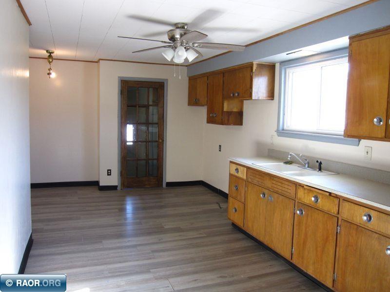 515 4th Street Northeast Chisholm, MN 55719 - Photo 3 of 23