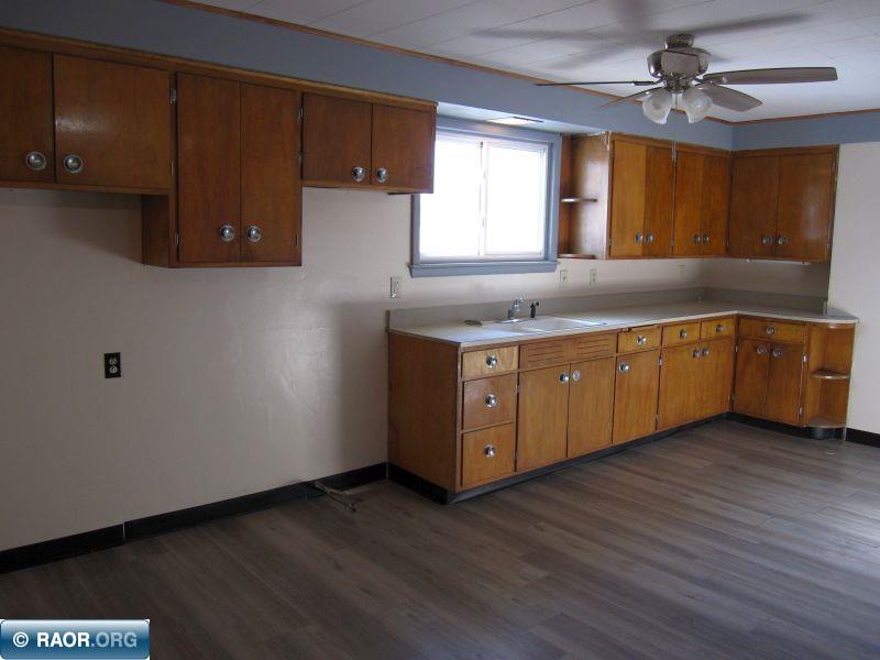 515 4th Street Northeast Chisholm, MN 55719 - Photo 4 of 23