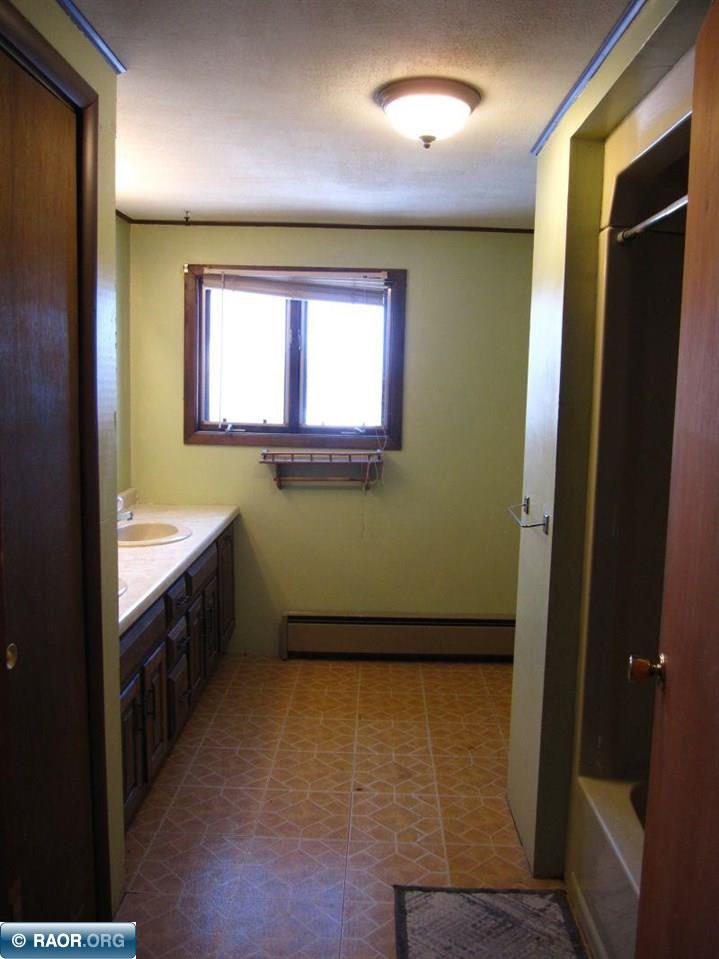 515 4th Street Northeast Chisholm, MN 55719 - Photo 8 of 23