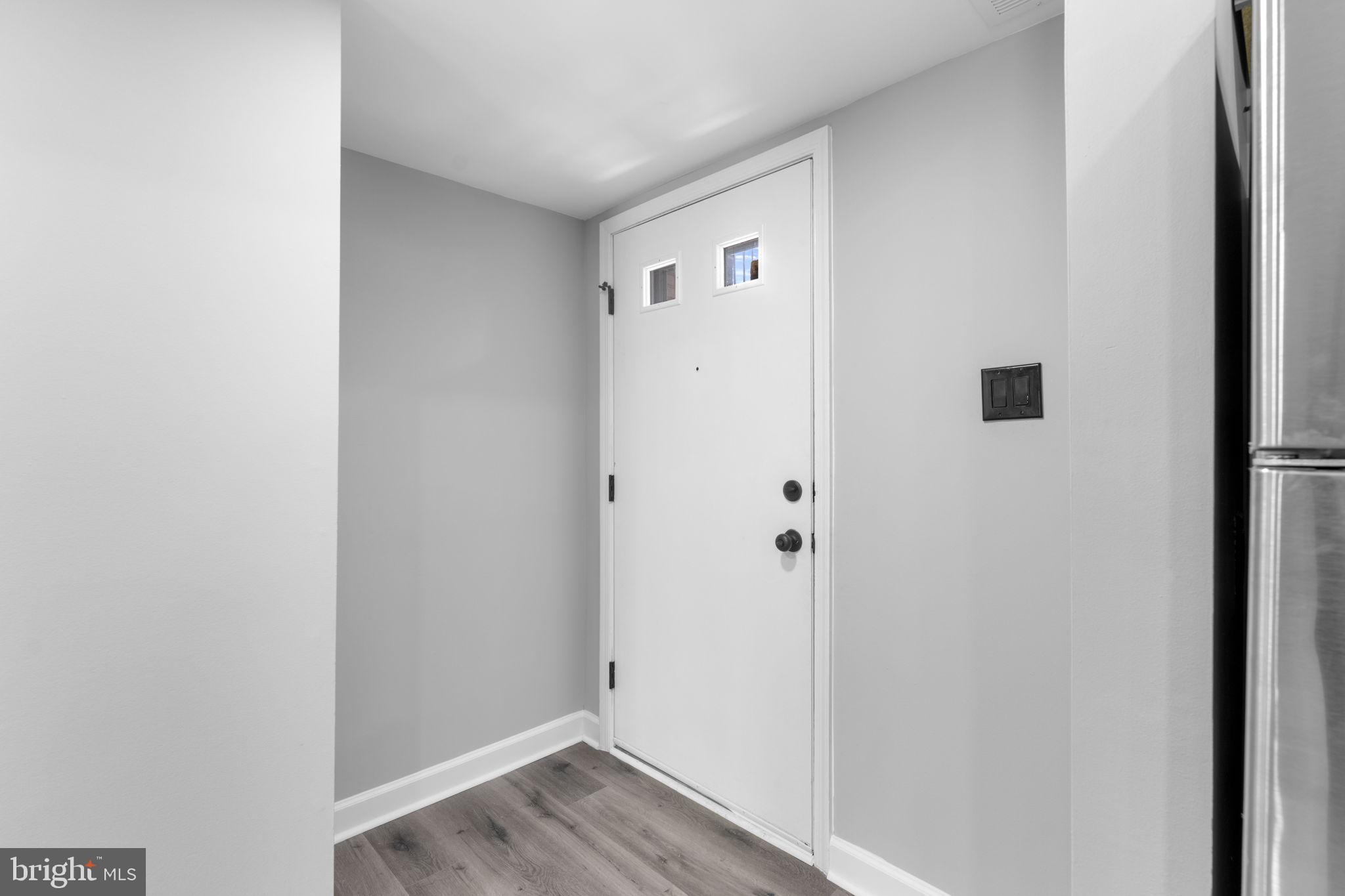 1044 A Ramsgate Court Sterling, VA 20164 - Photo 2 of 20 a view of an empty room
