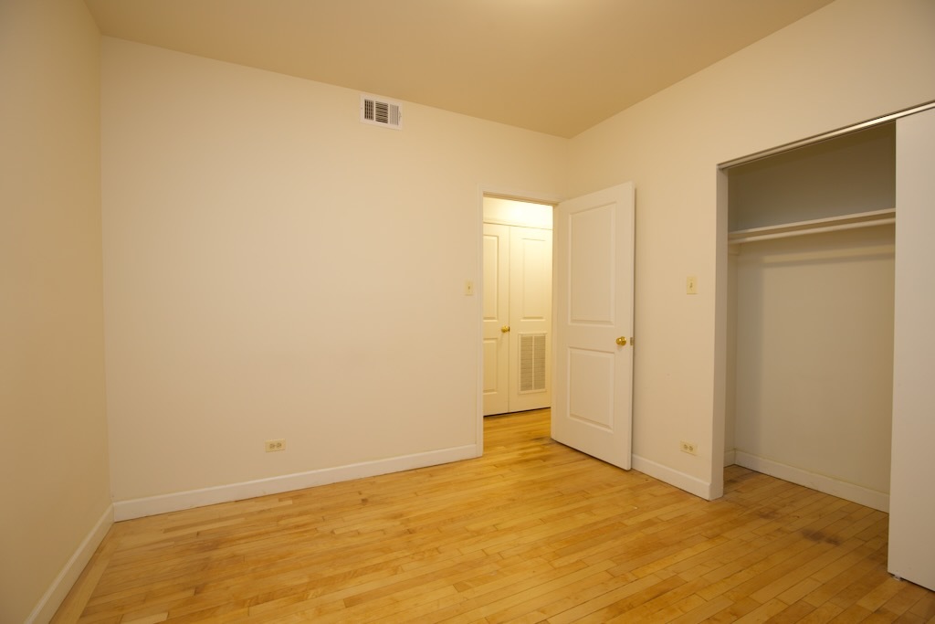 6713 North Sheridan Road, Unit 2N Chicago, IL 60626 - Photo 12 of 20 a view of an empty room
