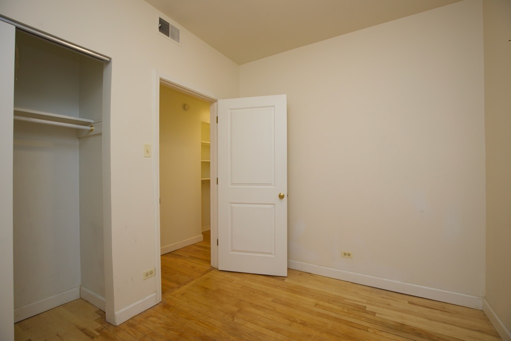 6713 North Sheridan Road, Unit 2N Chicago, IL 60626 - Photo 14 of 20 a view of an empty room