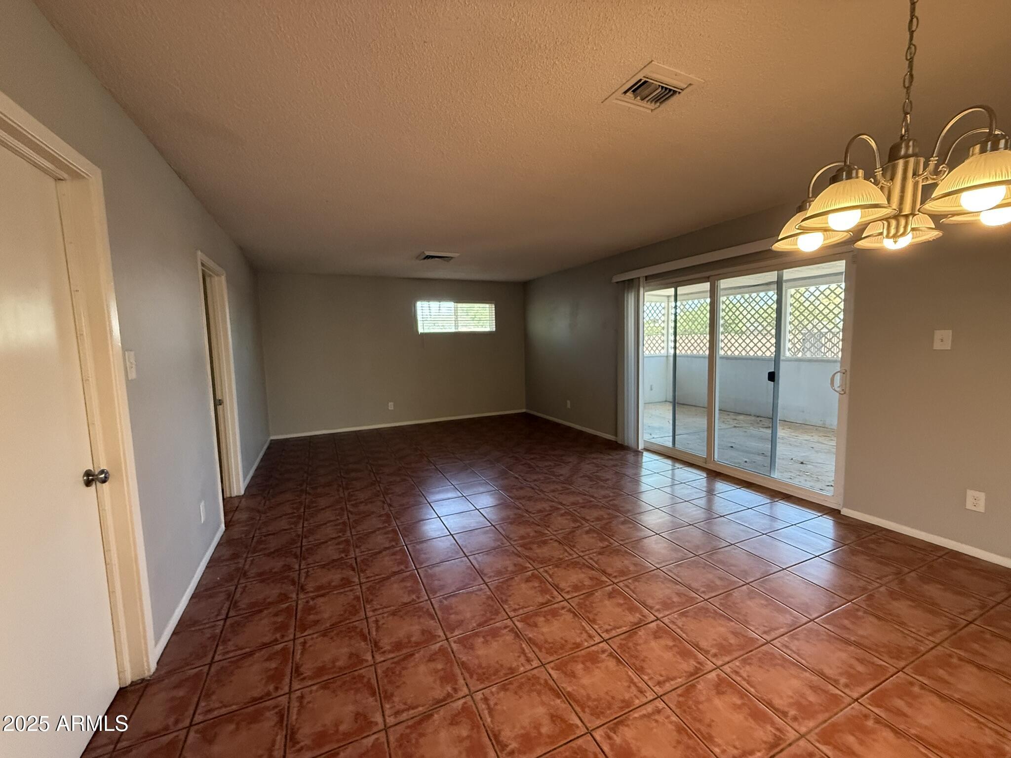 324 East Riviera Drive Tempe, AZ 85282 - Photo 6 of 60 IMG_5979