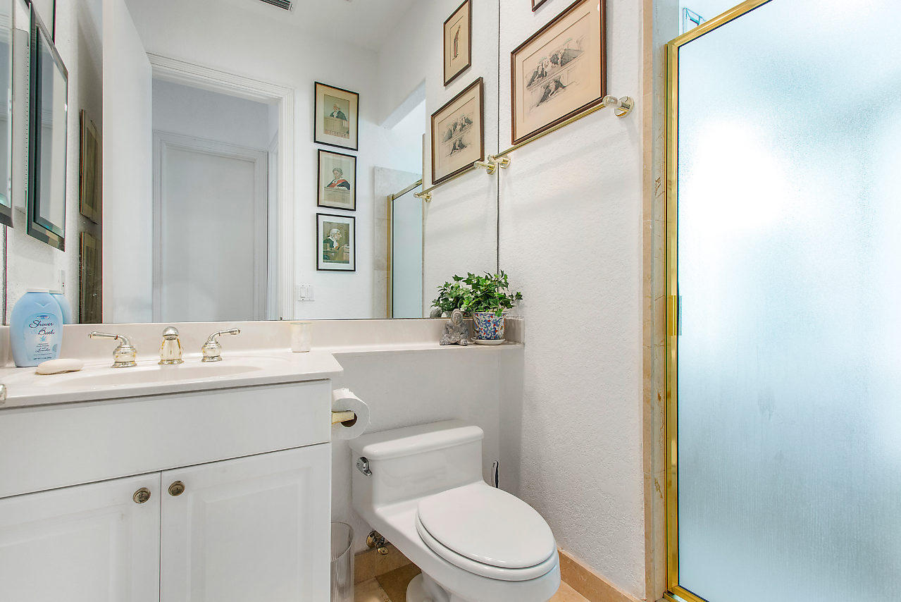 7110 Islegrove Place Boca Raton, FL 33433 - Photo 14 of 39 Master Bath