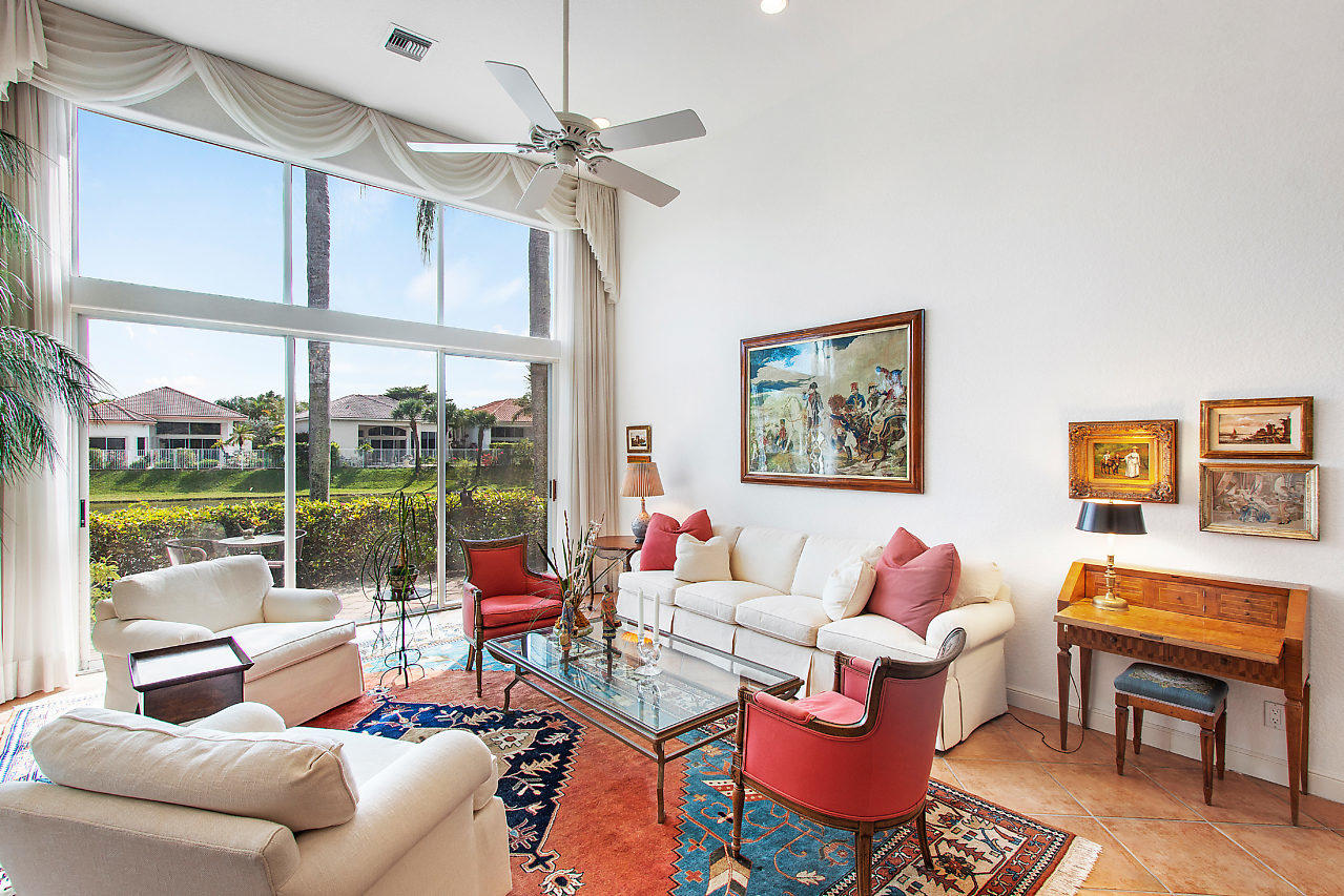 7110 Islegrove Place Boca Raton, FL 33433 - Photo 3 of 39 Living Room