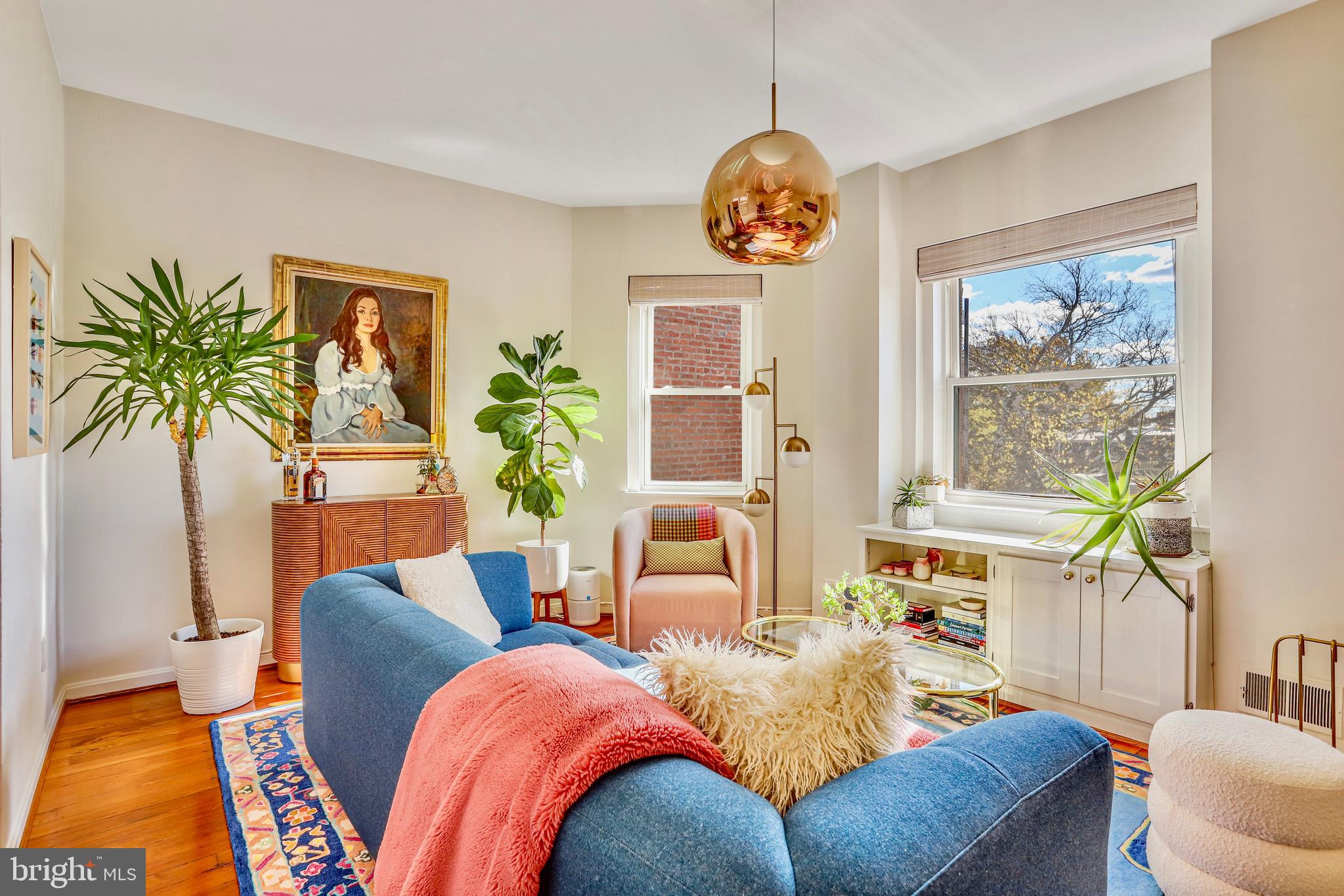 1820 Kalorama Road Northwest, Unit 4 Washington, DC 20009 - Photo 20 of 35 Bright and spacious living room