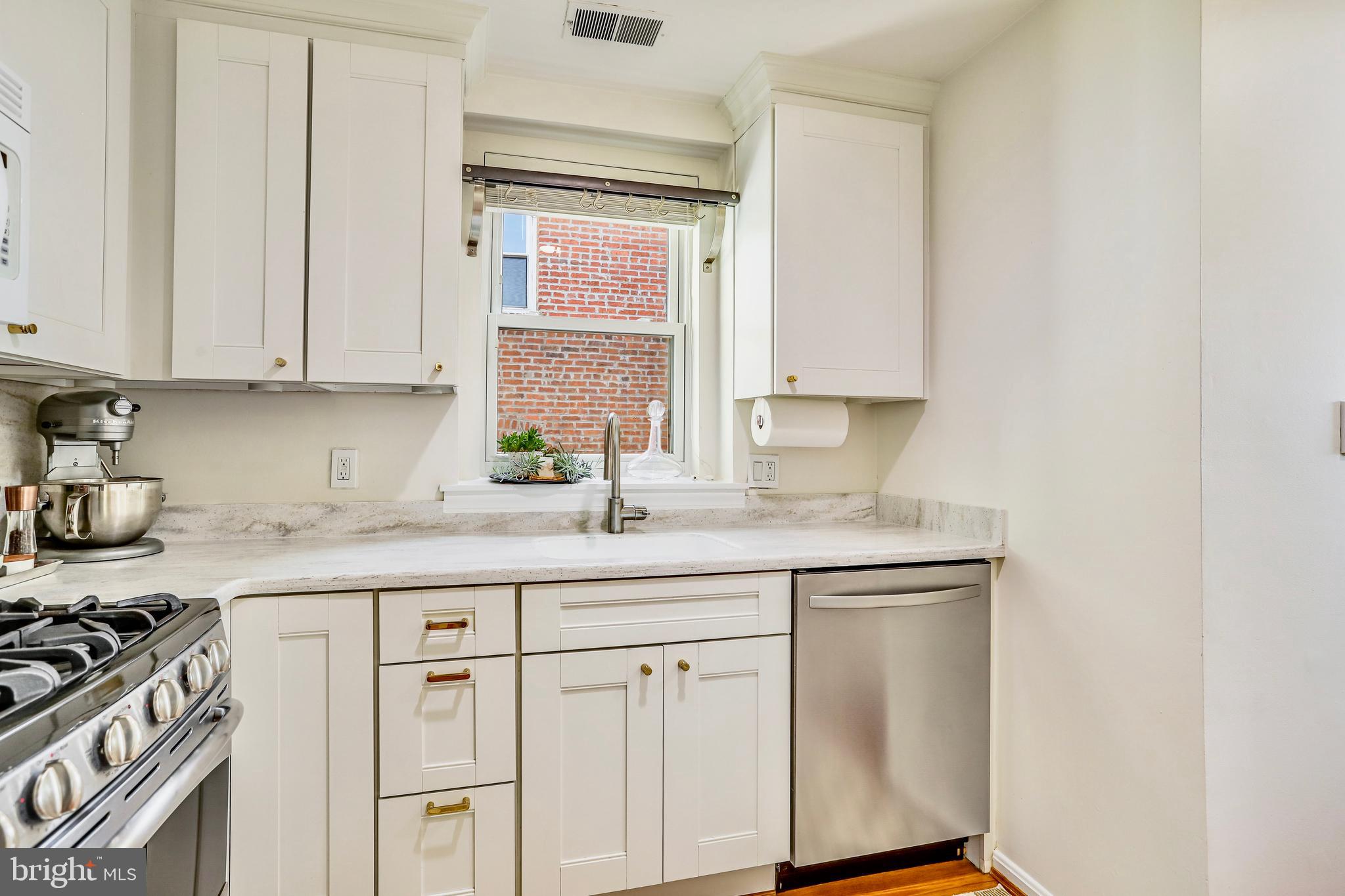 1820 Kalorama Road Northwest, Unit 4 Washington, DC 20009 - Photo 32 of 35