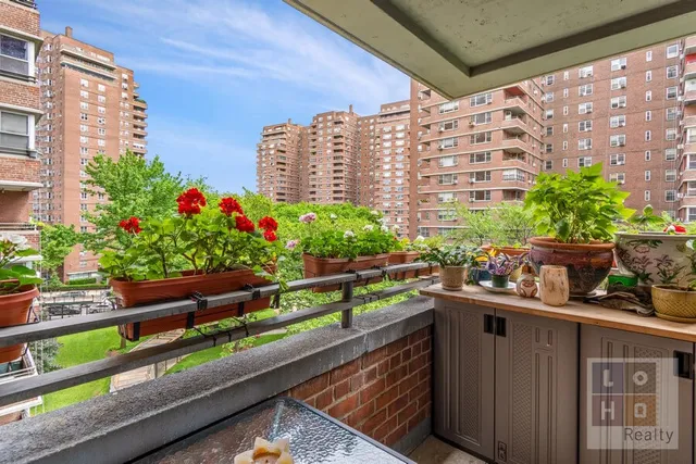 $850,000 | 577 Grand Street, Unit F504 | Lower East Side